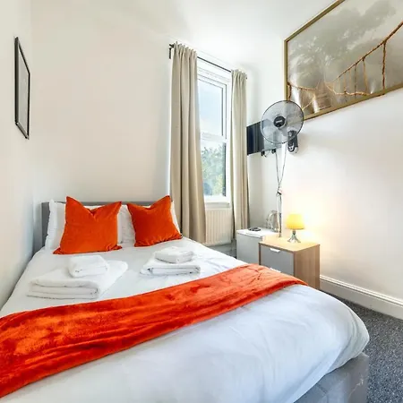 The Buross - Aldgate * London