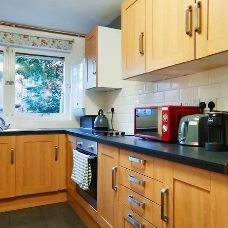 Clapham Garden Near Battersea Park * London