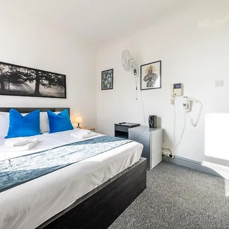 The Buross - Aldgate *