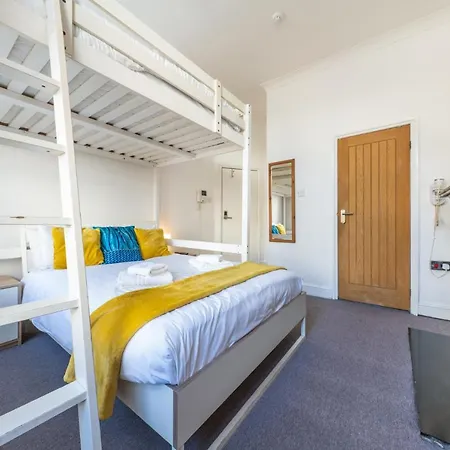The Buross - Aldgate London