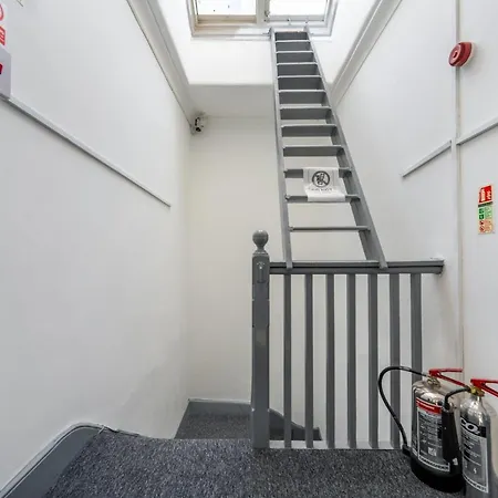 The Buross - Aldgate * London