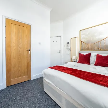 The Buross - Aldgate * London