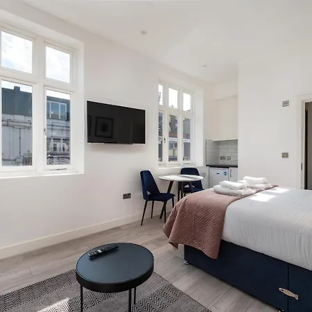 Richmond By Capital * Londra
