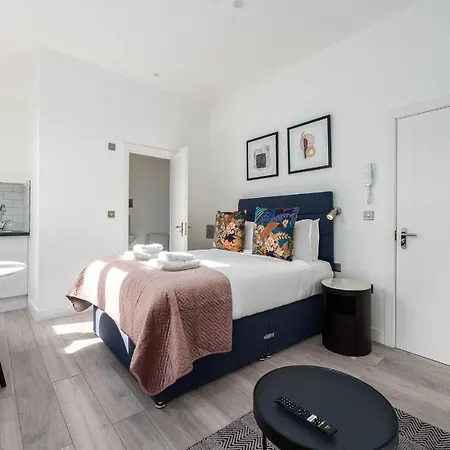 Richmond By Capital * Londra