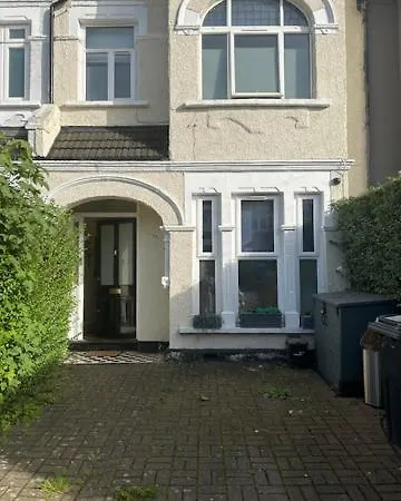 Apartment Spacious 5-bed Retreat London