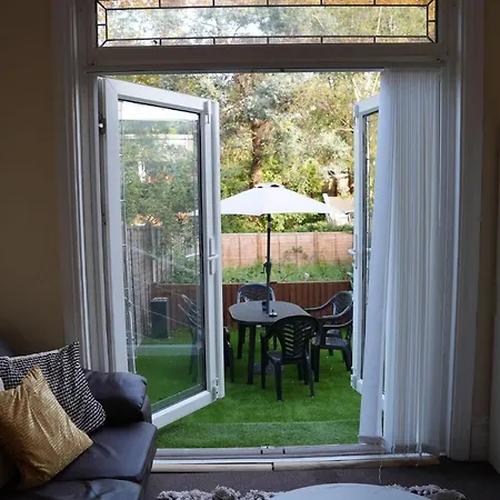 Apartamento Spacious 5-bed Retreat *