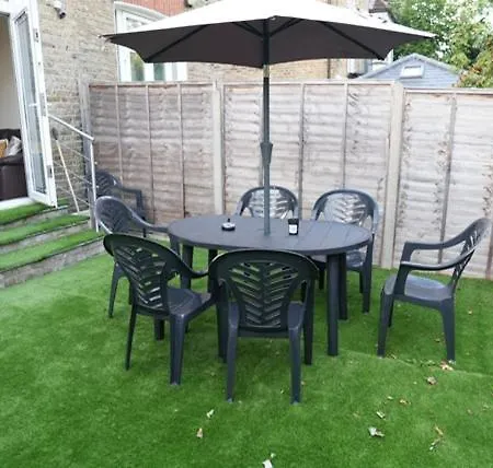 Apartment Spacious 5-bed Retreat