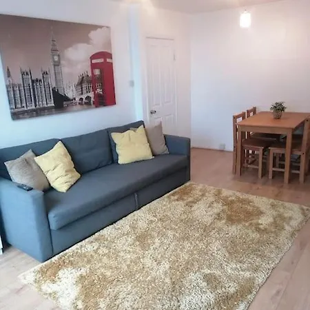Apartment Self Contained 2 Bedroom Flat In Southwark London