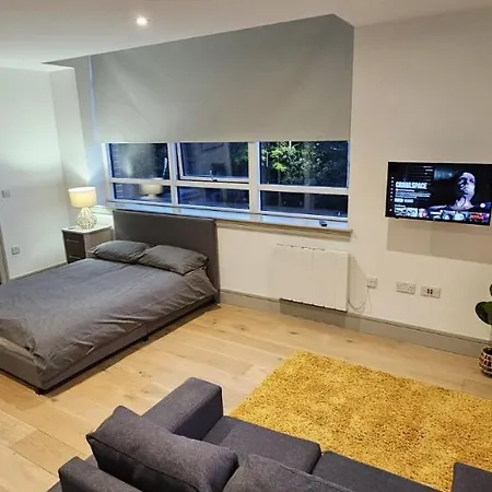 Studio Flat In Tottenham * London
