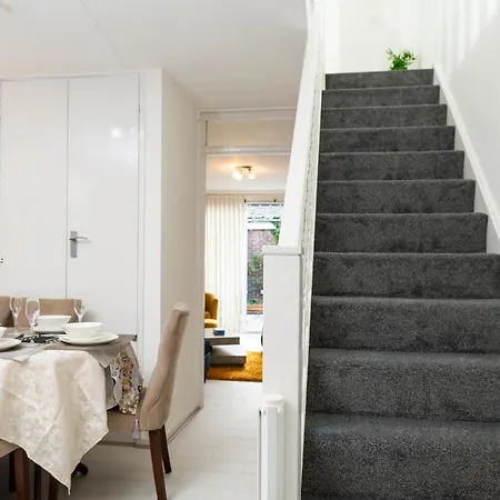 Spacious House Near Kings Cross 度假居 *