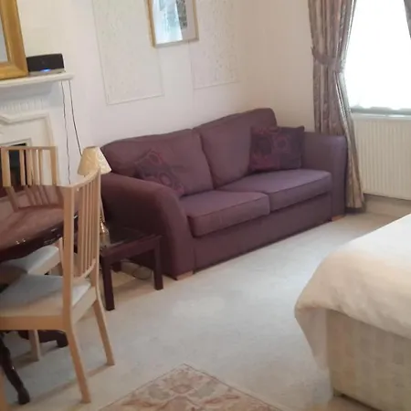 Apartment La South London
