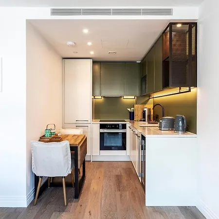 Modern Chelsea Apartment