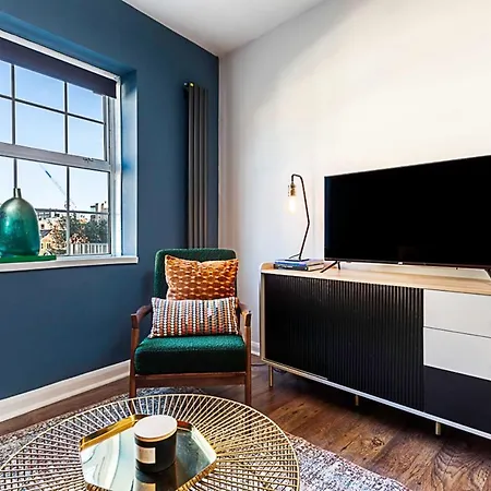 Cosy Spitalfields Hideaway *