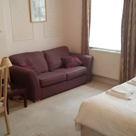 Apartment La South London