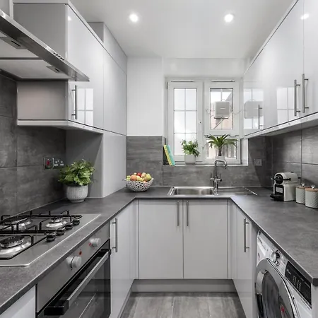 Cosy 4-bedroom Next To Borough * London