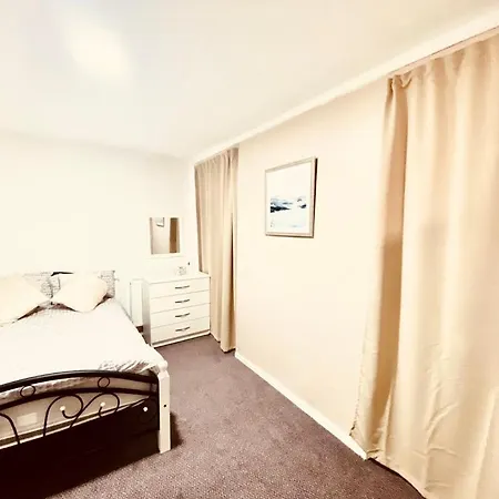 Spacious One Bedroom Edgeware Road Central