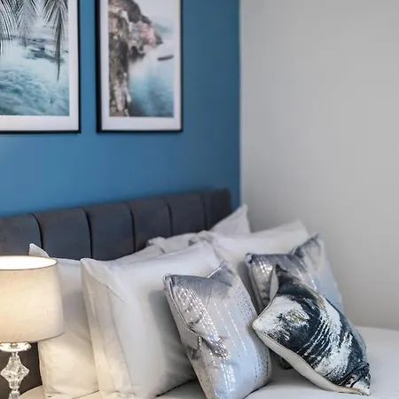 Cosy 4-bedroom Next To Borough *