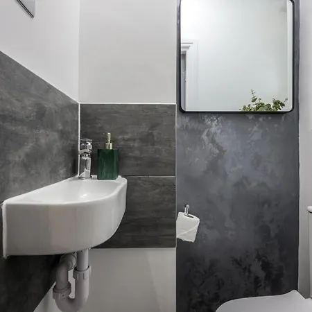 Cosy 4-bedroom Next To Borough Apartment *