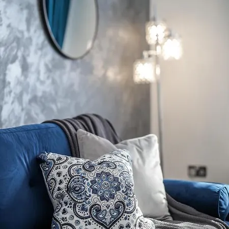 Cosy 4-bedroom Next To Borough Apartment *