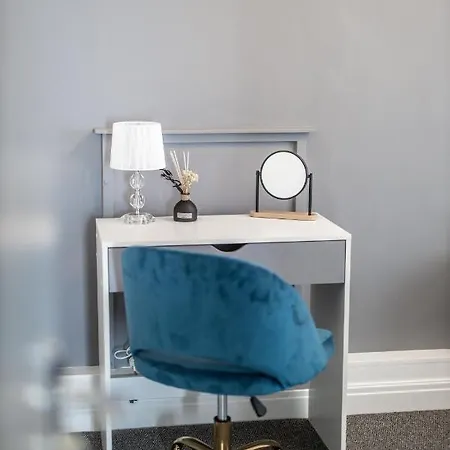 Apartment Cosy 4-bedroom Next To Borough