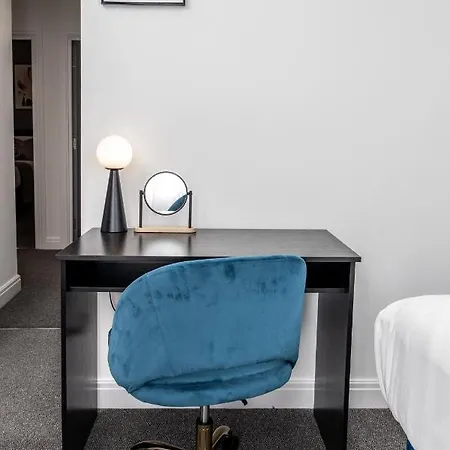 Cosy 4-bedroom Next To Borough Apartment *