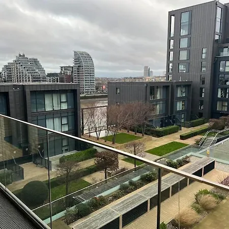 Spacious 2 Bed Fulham Riverside Flat