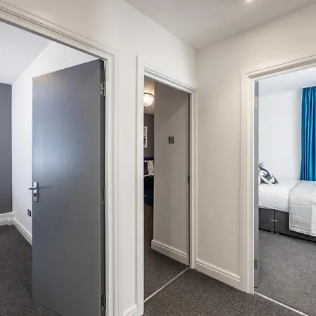 Cosy 4-bedroom Next To Borough *