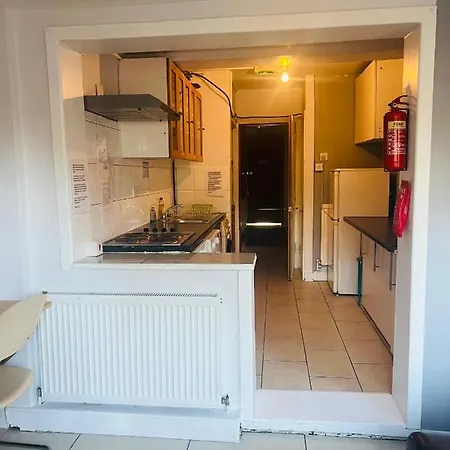 Lovely Private In Next To Hampstead, Camden, And Golders Homestay London