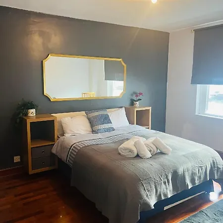 Lovely Private In Next To Hampstead, Camden, And Golders Homestay London