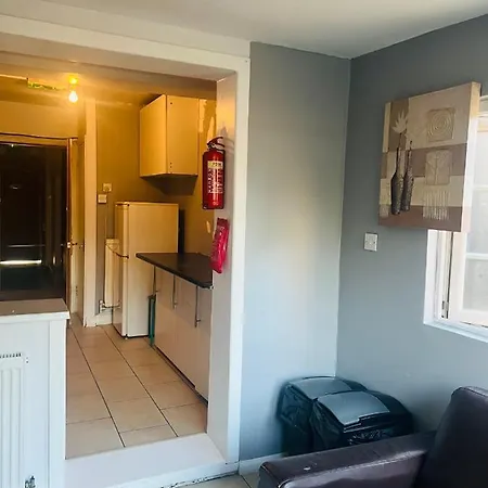 Lovely Private In Next To Hampstead, Camden, And Golders Homestay
