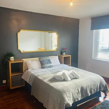 Lovely Private In Next To Hampstead, Camden, And Golders * London