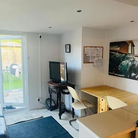 Lovely Private In Next To Hampstead, Camden, And Golders Homestay London