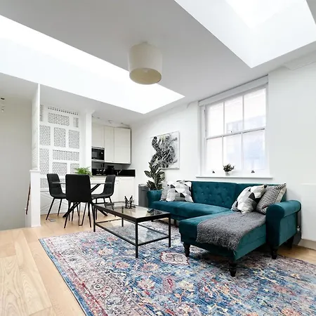 Museum St Soho Townhouse Apartment London