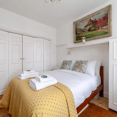 Apartment Charming And Spacious 1 Bedroom Flat In Battersea *