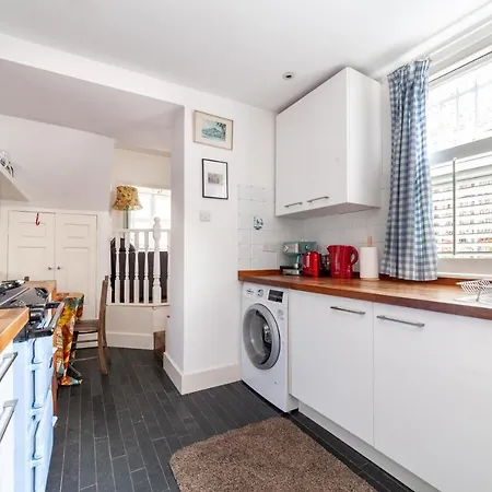 Charming And Spacious 1 Bedroom Flat In Battersea Apartamento