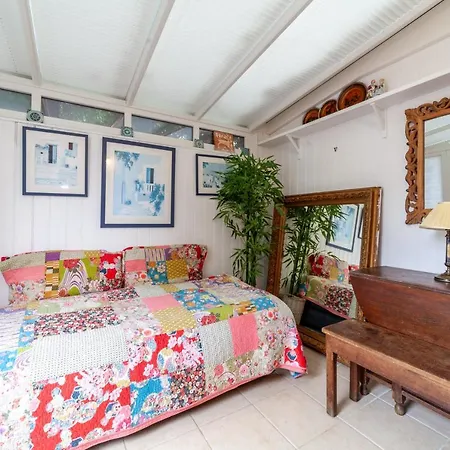 Charming And Spacious 1 Bedroom Flat In Battersea *