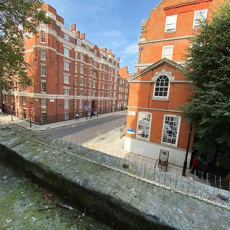 3-bedroom Flat London, 6 Min Walk From King's Cross Station * London