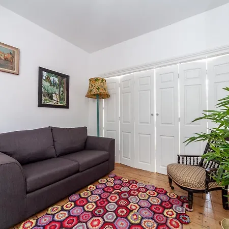 Charming And Spacious 1 Bedroom Flat In Battersea Apartment *
