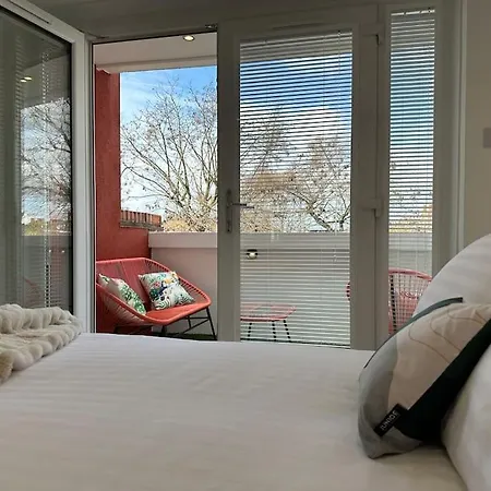 Stylish, Smart & Fun 4 Bed *