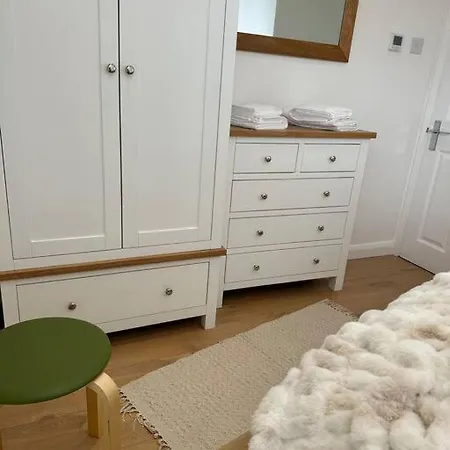 Stylish, Smart & Fun 4 Bed London