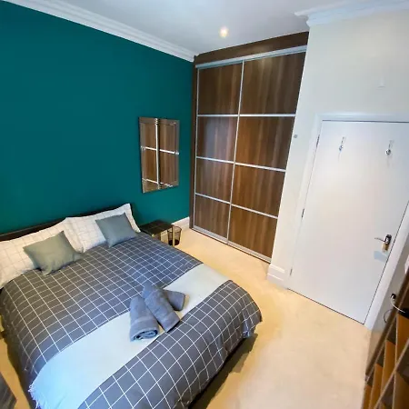 3-bedroom Flat London, 6 Min Walk From King's Cross Station Apartment
