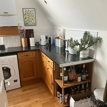 2 Bedroom Floor Flat, West Dulwich Free Street Parking * London