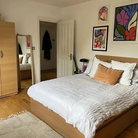 2 Bedroom Floor Flat, West Dulwich Free Street Parking * London