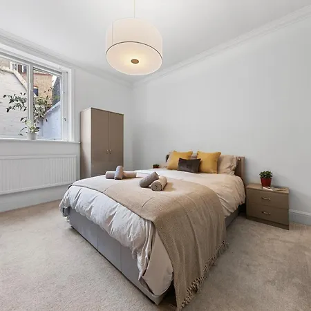 Harrods 2 Bed Lux Flat W/patio London