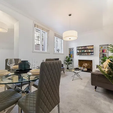 Apartment Harrods 2 Bed Lux Flat W/patio London