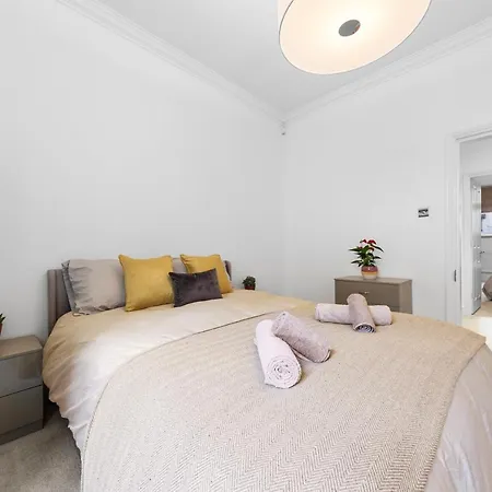 Harrods 2 Bed Lux Flat W/patio * London