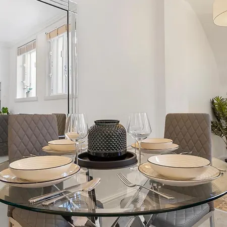 Harrods 2 Bed Lux Flat W/patio Apartment *
