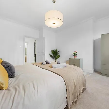 Harrods 2 Bed Lux Flat W/patio *