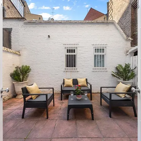 Apartment Harrods 2 Bed Lux Flat W/patio