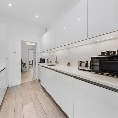 Harrods 2 Bed Lux Flat W/patio London